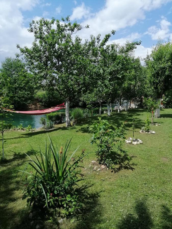 Domacinstvo Una-Ostrovica Kulen Vakuf Exterior foto