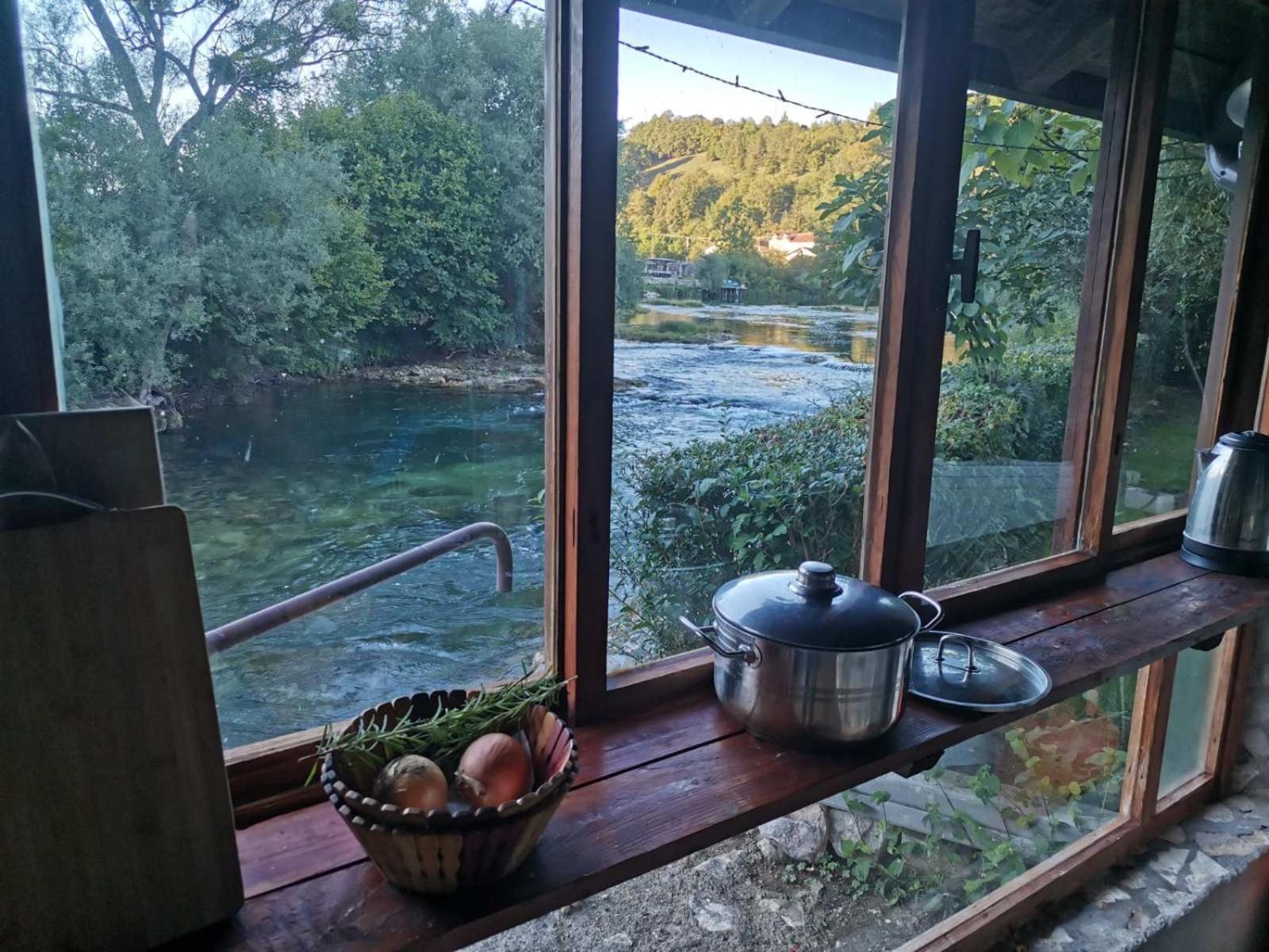 Domacinstvo Una-Ostrovica Kulen Vakuf Exterior foto